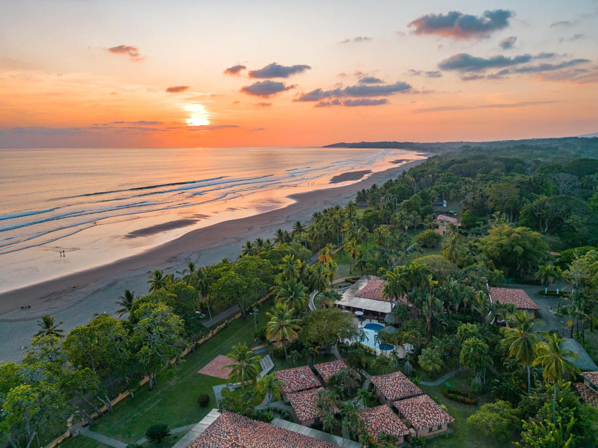 Sunset Del Mar Beach Resort Esterillos Este Exteriör bild